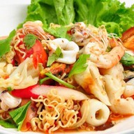 ร้านยำยำรสเด็ดเจ้าเก่า สีลมซอย 10