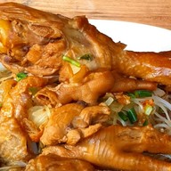 ก๋วยเตี๋ยวไก่ตุ๋น เจ๊จุ๊ รัชดา17