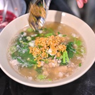 อากู๋ ข้าวต้ม มาม่า เจ้าเก่าแยกสตรี