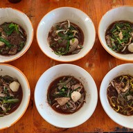 ก๋วยเตี๋ยว 9 บาท by คุณตุ๊ก