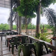 ร้านอาหารชายโขง