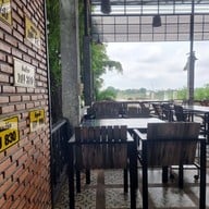 ร้านอาหารชายโขง