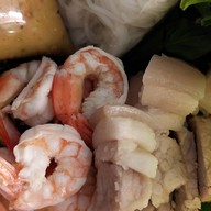 เมี่ยงแซ่บ ยำนัวส์ ตลาดเอราวัณโพธิ์ทอง