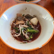 ก๋วยเตี๋ยว 9 บาท by คุณตุ๊ก