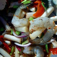 ยำโลดจ้า( ยำมะม่วง+ยำข้าวโพด) ตลาดโอภาสี