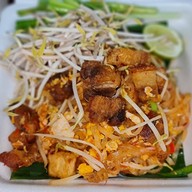 เมนูของร้าน ผัดไทยไชยาและอาหารตามสั่ง