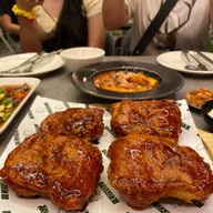 Loyd's