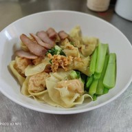 เมนูของร้าน เม้งบะหมี่เกี๊ยว มหาชัย (เจ้าเก่า 40 ปี) ซอยดับเพลิง @mengbhamee