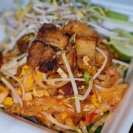เมนูของร้าน ผัดไทยไชยาและอาหารตามสั่ง
