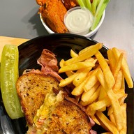 Fatty's Bar & Diner