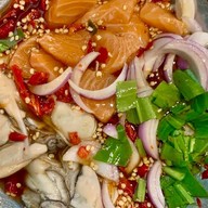 ส้มตำ ยำ ลิ้นรัว