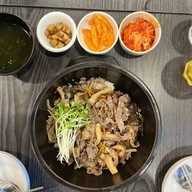 Hongdae Station All Seasons Place ชั้น1