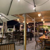 Macaw Cafe & Bar