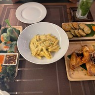 Macaw Cafe & Bar