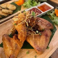 Macaw Cafe & Bar
