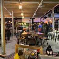 Macaw Cafe & Bar