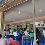 บรรยากาศ เปี๊ยะทอดซิ่ง