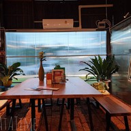 บรรยากาศ First And Foremost; Brunch And Coffee