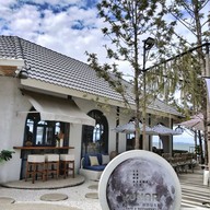 หน้าร้าน The Lunar Beach House, Pattaya