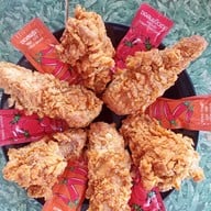 มาร์คFC ไก่ยำแซ่บเวอร์ หลังมอ