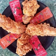 มาร์คFC ไก่ยำแซ่บเวอร์ หลังมอ