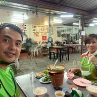 อ.เกียรติชัย เชลล์ชวนชิม กำแพงดิน