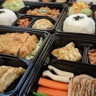 Gohan by Chooji (Banthat Thong) บรรทัดทอง