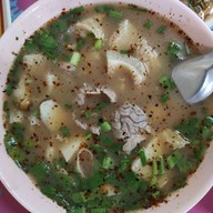 ร้านลาบป้าตุ๊ อาหารอีสาน(วัดประยูร) หลังวัดประยูรฯ