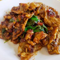 เฮียหมีกะเพราพริกแห้งโบราณ 1