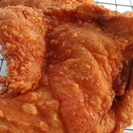 เมนู ไก่ทอด 2 รส✌🏻 (สาขา 2 ปั๊ม ปตท.ค่ายกฤษณ์ศรีวะรา ) ขายอยู่ข้างปั๊มน้ำมันปตท.ค่ายกฤษณ์ศรีวะรา ( มทบ.29 )