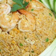 ร้านอิ่มอุ่น กะเพราพริกแห้ง อาหารตามสั่ง สาขาอุดมสุข