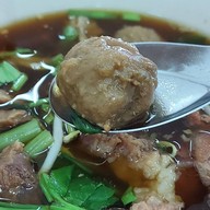 ก๋วยเตี๋ยวเนื้อ ลกซุน Lu Xun