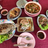 เมนูของร้าน ส้มตำปูเสื่อ