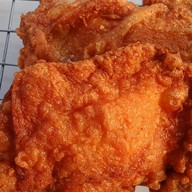 เมนู ไก่ทอด 2 รส✌🏻 (สาขา 2 ปั๊ม ปตท.ค่ายกฤษณ์ศรีวะรา ) ขายอยู่ข้างปั๊มน้ำมันปตท.ค่ายกฤษณ์ศรีวะรา ( มทบ.29 )