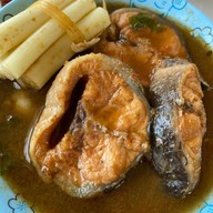 ร้านขนมจีนแม่ตุ๊กตา กระทุ่มแบน