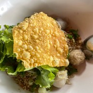 เมนูของร้าน ก๋วยเตี๋ยวปลานายแม่