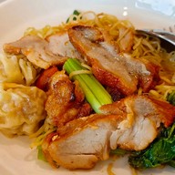 เมนูของร้าน Hongkong Noodle หัวลำโพง