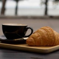 Thames coffee เลียบหาดจอมเทียน