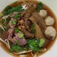 สมพร ราชวัตร ก๋วยเตี๋ยวเนื้อ