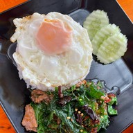 ร้าน อ.โอชา ข้าวขาหมู ก๋วยเตี๋ยวต้มยำรสเด็ด อมตะนคร ชลบุรี