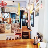 เดอะการาจ เบอร์เกอร์ แอนด์ กริลล์ ตรงข้าม ซ สุขุมวิท 49