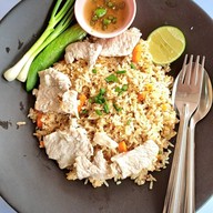 หน้าร้าน ชิมเพลินต้มเลือดหมู