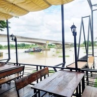 ครัวรุ่งแจ้ง @ เจ้าพระยา บ้านรุน