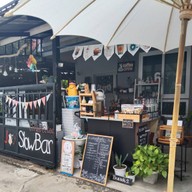 หน้าร้าน J&Y Coffee and Tea