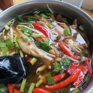 เมนูของร้าน ก๋วยเตี๋ยวไก่ เจี๊ยบเชิญยิ้ม เตี๋ยวเต็มตีน