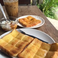 ปังปิ้งกาแฟนมสด