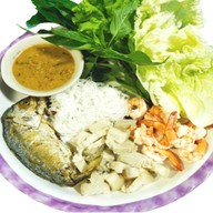 เมี่ยงแซ่บ ยำนัวส์ ตลาดเอราวัณโพธิ์ทอง