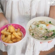 เมนูของร้าน ข้าวเปียกเส้นอิ่มอร่อย by ป้าเตี้ย (3 แยกมูลนิธิมุกดาหาร เจ้าเก่า)