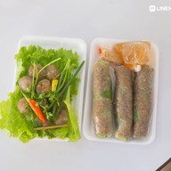 เมนูของร้าน ข้าวเปียกเส้นอิ่มอร่อย by ป้าเตี้ย (3 แยกมูลนิธิมุกดาหาร เจ้าเก่า)