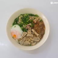 เมนูของร้าน ข้าวเปียกเส้นอิ่มอร่อย by ป้าเตี้ย (3 แยกมูลนิธิมุกดาหาร เจ้าเก่า)